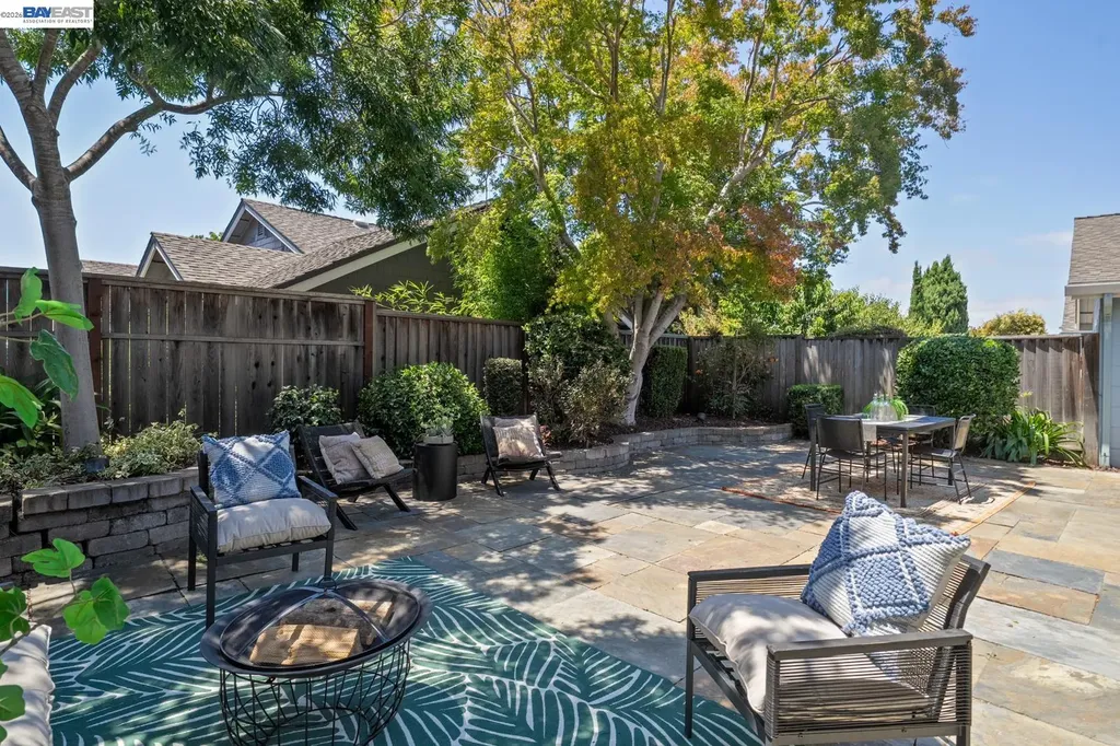 135 Avington Road Alameda CA 94502