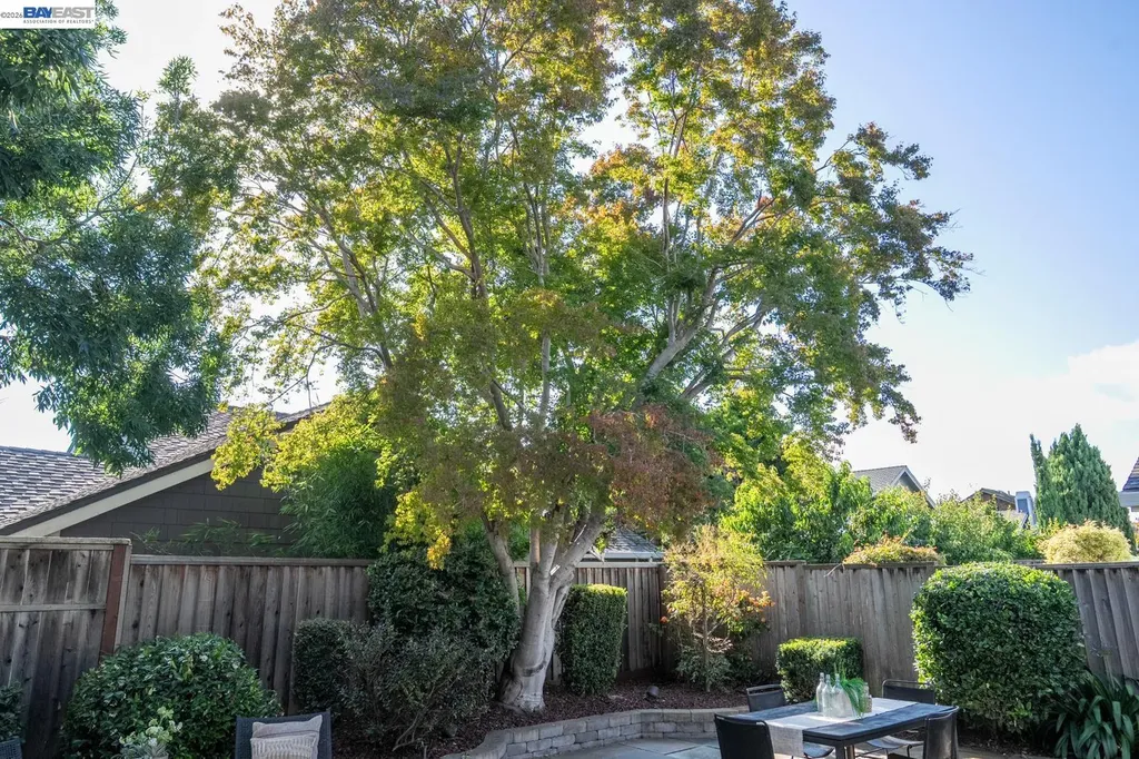 135 Avington Road Alameda CA 94502