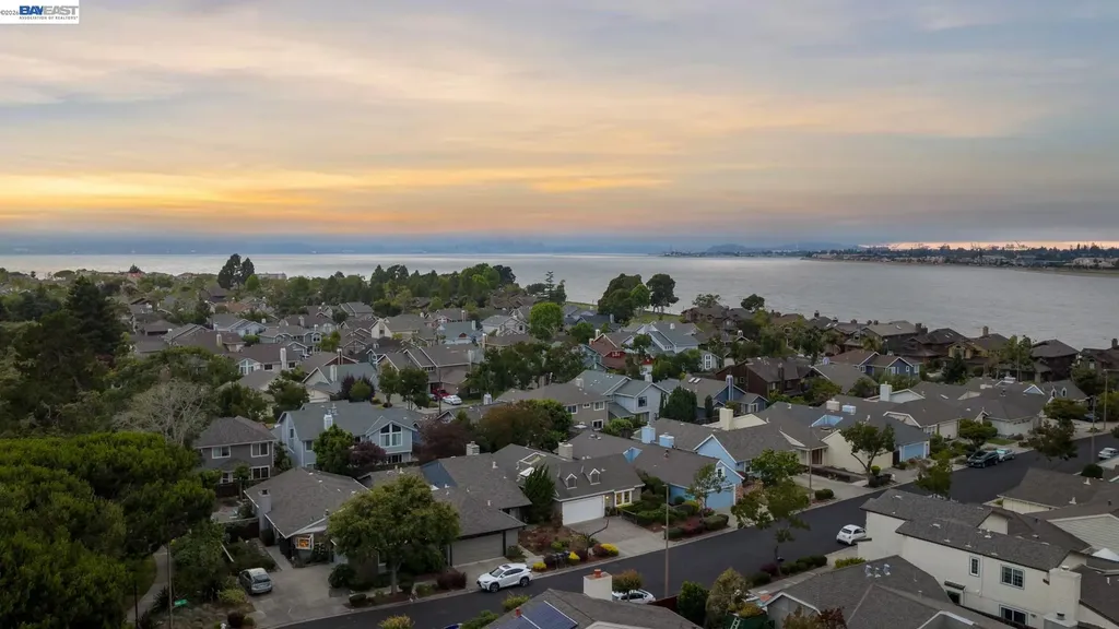 135 Avington Road Alameda CA 94502
