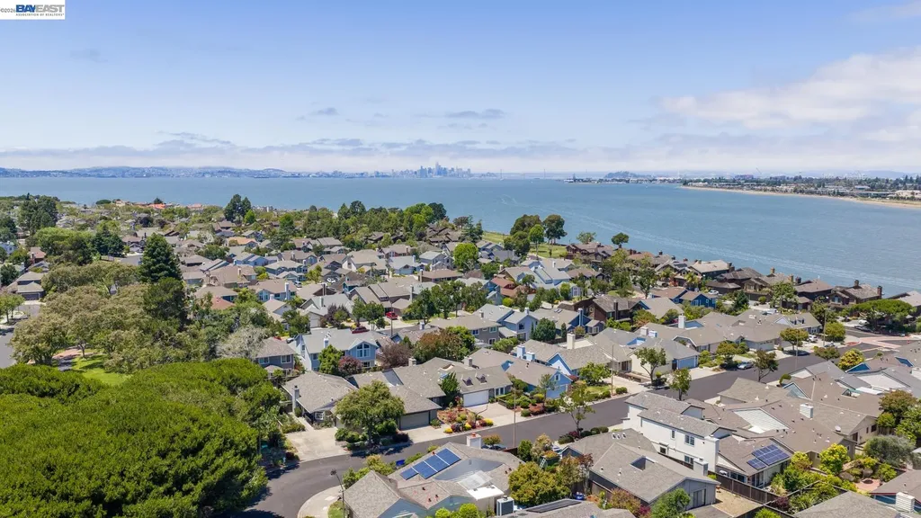 135 Avington Road Alameda CA 94502
