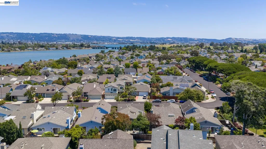 135 Avington Road Alameda CA 94502