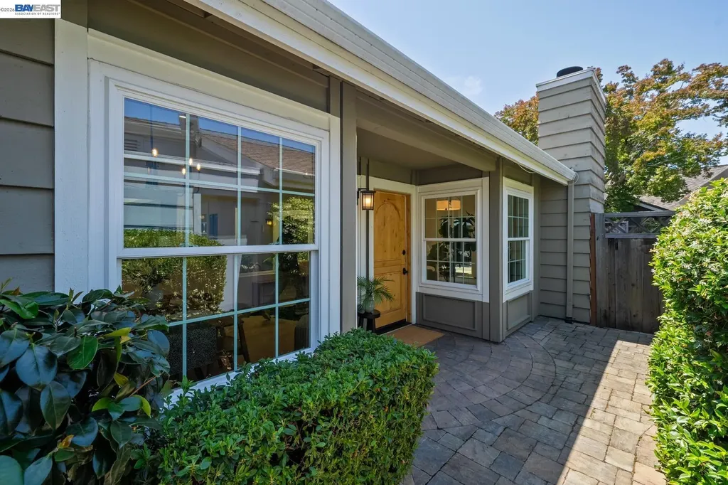 135 Avington Road Alameda CA 94502