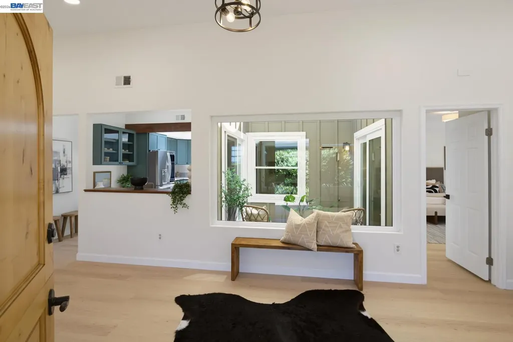 135 Avington Road Alameda CA 94502