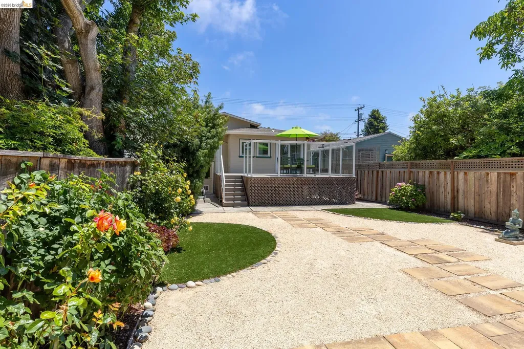 2214 Curtis Street Berkeley CA 94702