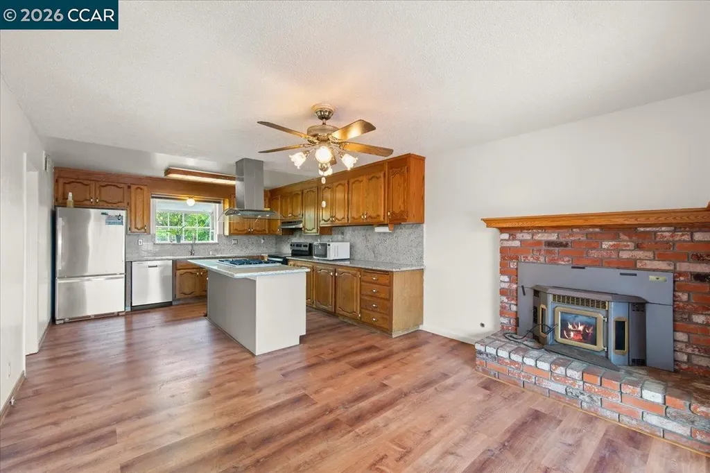 2080 Costa Court Pinole CA 94564