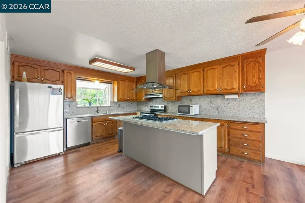 2080 Costa Court Pinole CA 94564