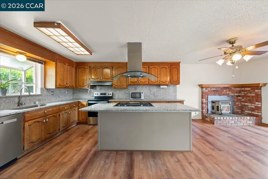 2080 Costa Court Pinole CA 94564