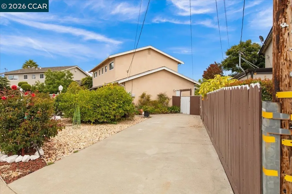 2080 Costa Court Pinole CA 94564
