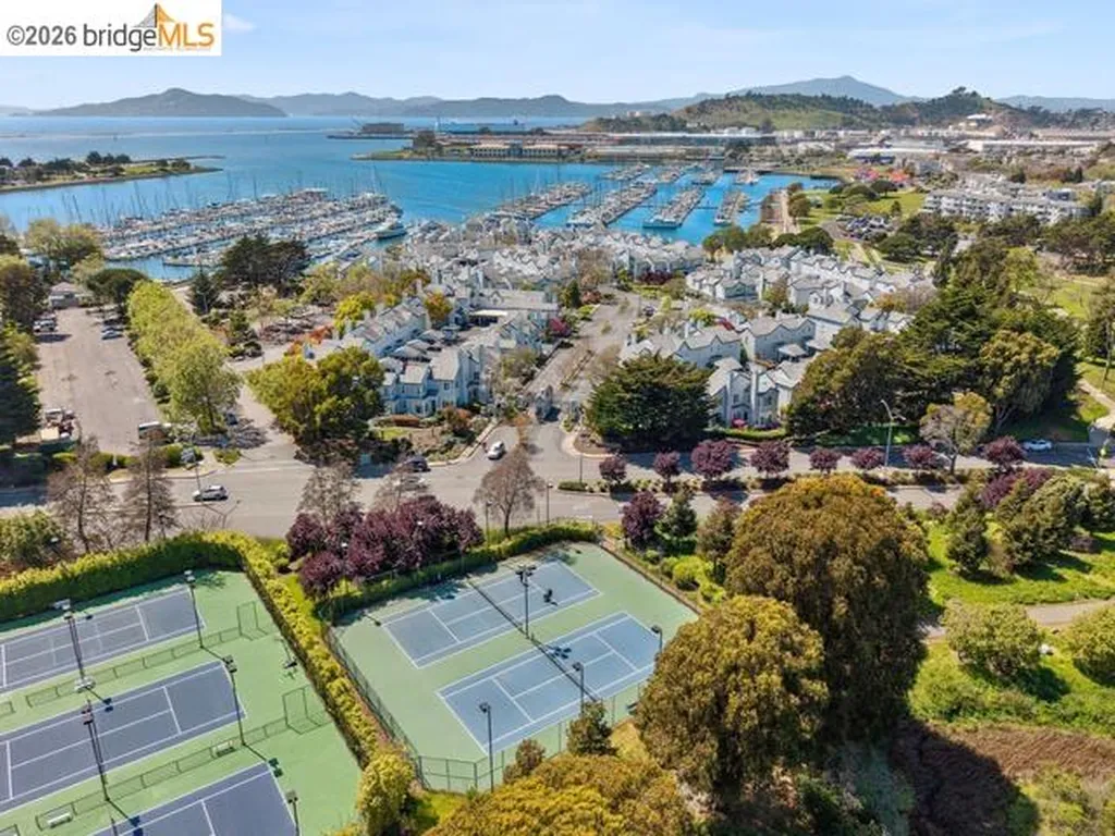25 Farallon Court Richmond CA 94804