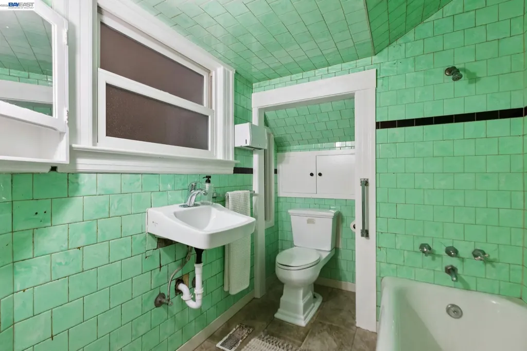 2607 Alcatraz Avenue Berkeley CA 94705