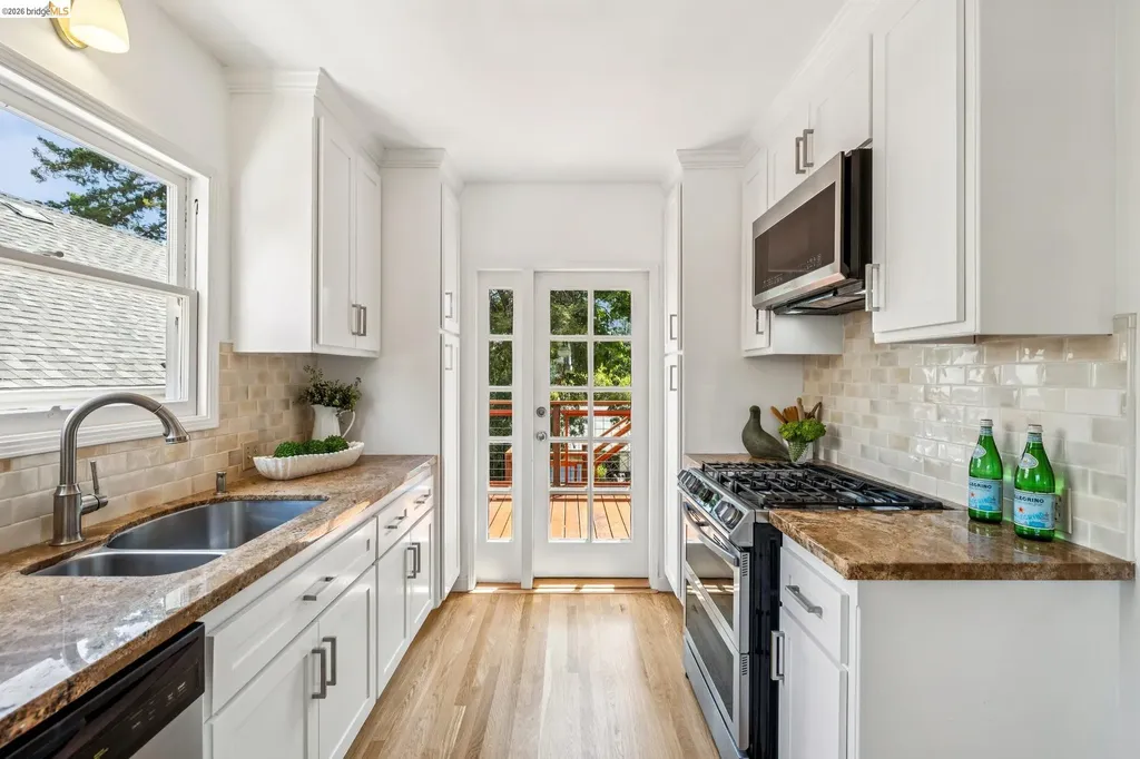 3940 Ardley Avenue Oakland CA 94602