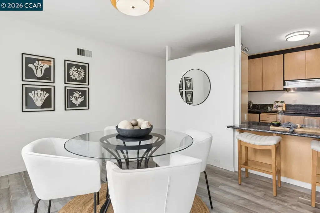 3945 Harrison Street Oakland CA 94611