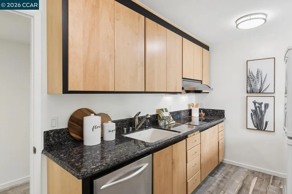 3945 Harrison Street Oakland CA 94611