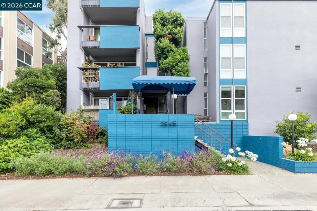 3945 Harrison Street Oakland CA 94611
