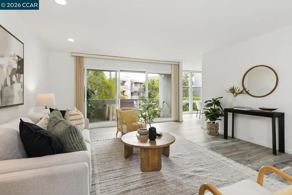 3945 Harrison Street Oakland CA 94611