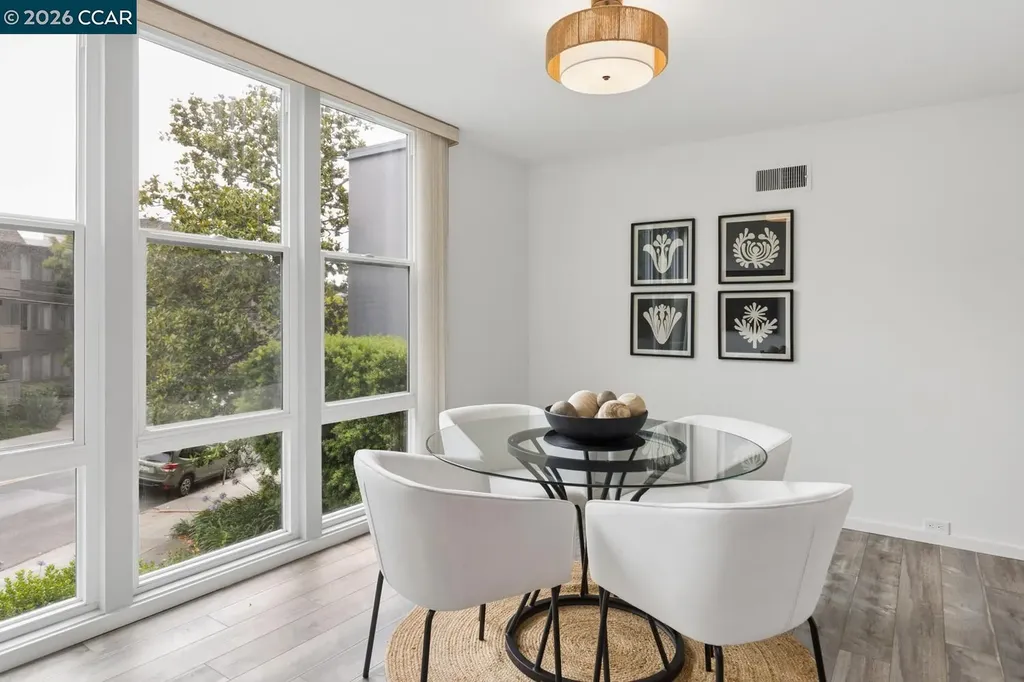 3945 Harrison Street Oakland CA 94611