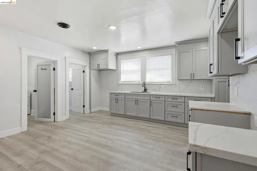 861 70th Avenue Oakland CA 94621