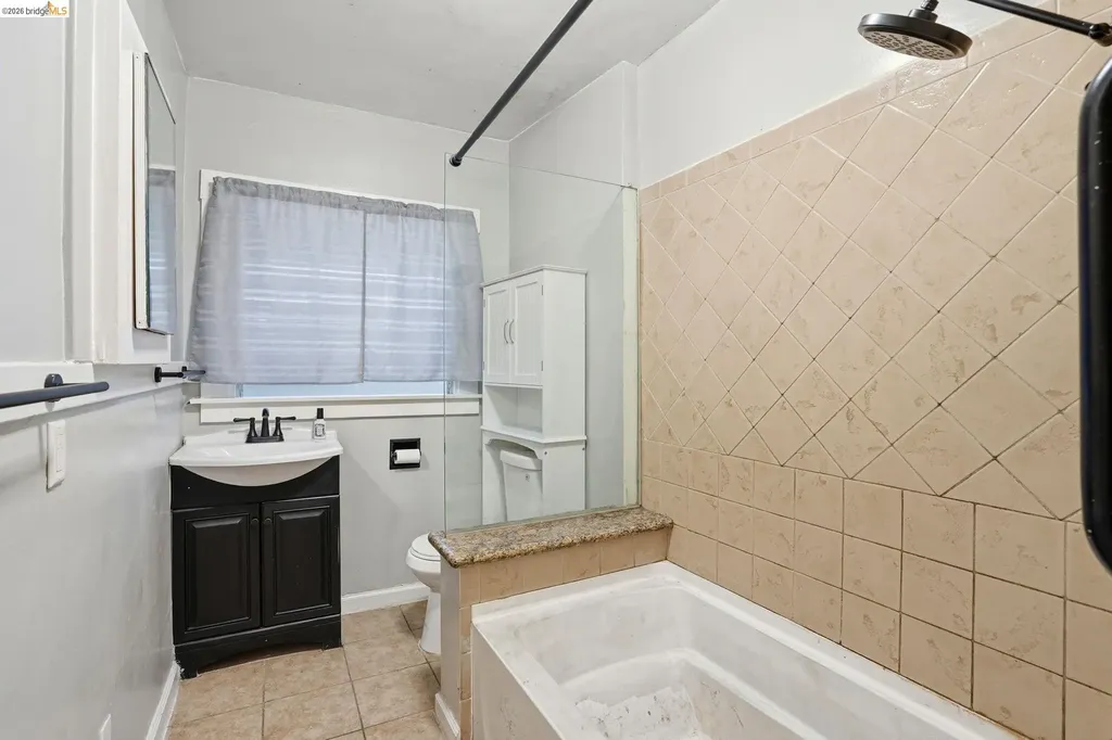 861 70th Avenue Oakland CA 94621
