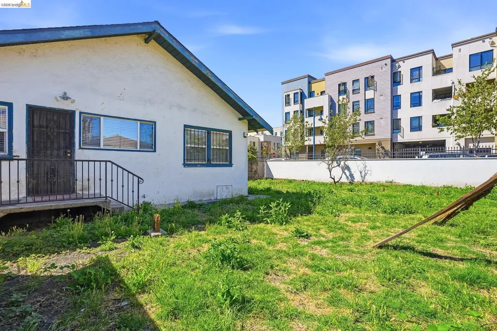 861 70th Avenue Oakland CA 94621