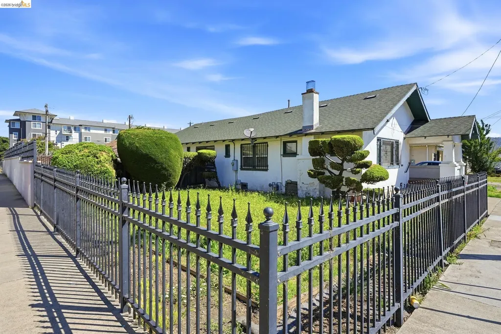 861 70th Avenue Oakland CA 94621