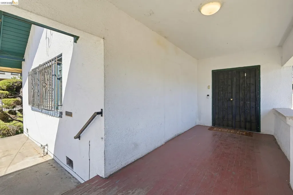 861 70th Avenue Oakland CA 94621