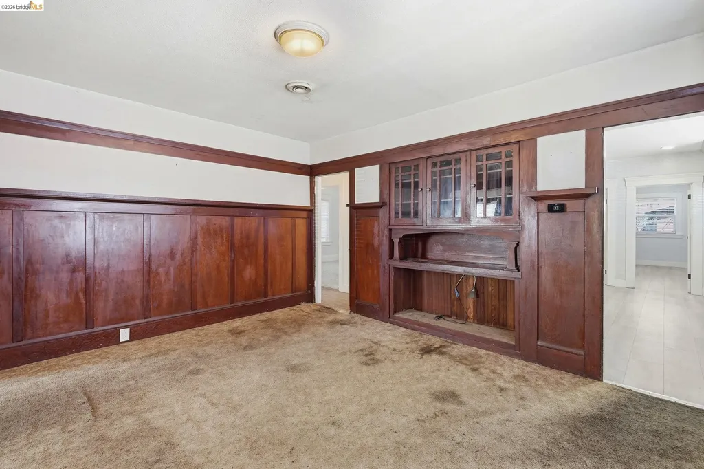 861 70th Avenue Oakland CA 94621