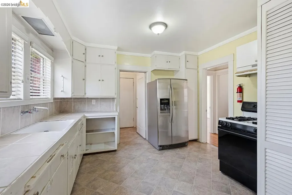 1045 Stanford Avenue Oakland CA 94608