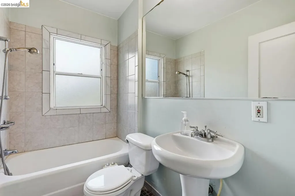 1045 Stanford Avenue Oakland CA 94608
