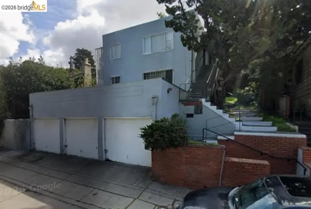 3562 Seminary Avenue Oakland CA 94605