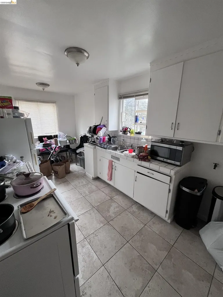 3562 Seminary Avenue Oakland CA 94605