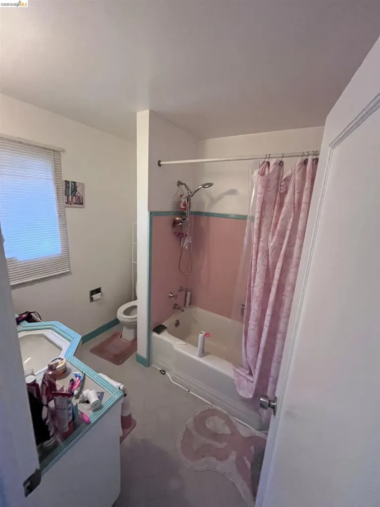 3562 Seminary Avenue Oakland CA 94605