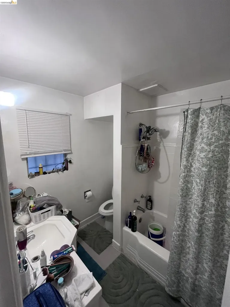 3562 Seminary Avenue Oakland CA 94605