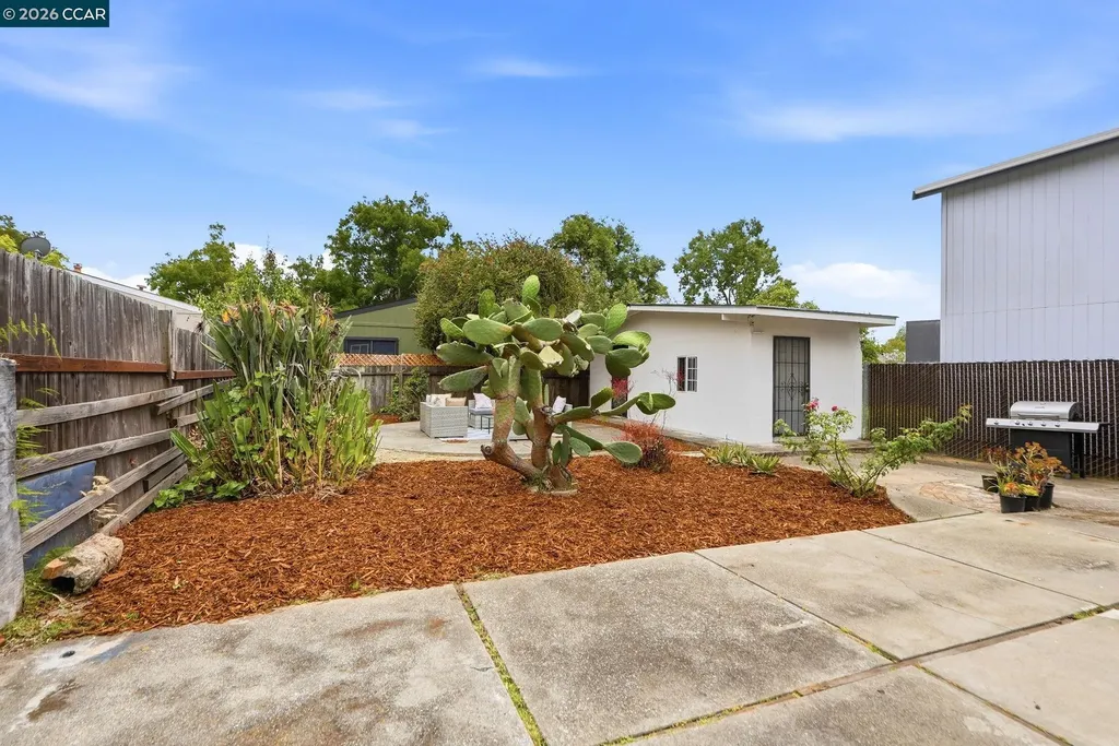 3720 Midvale Avenue Oakland CA 94602