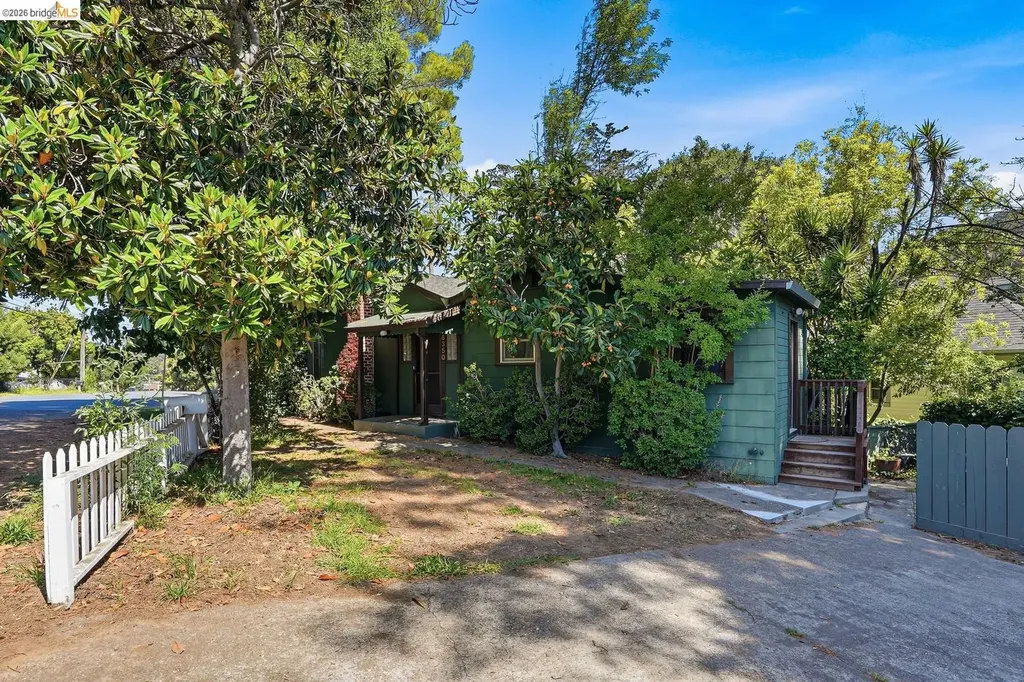6350 Hillmont Drive Oakland CA 94605