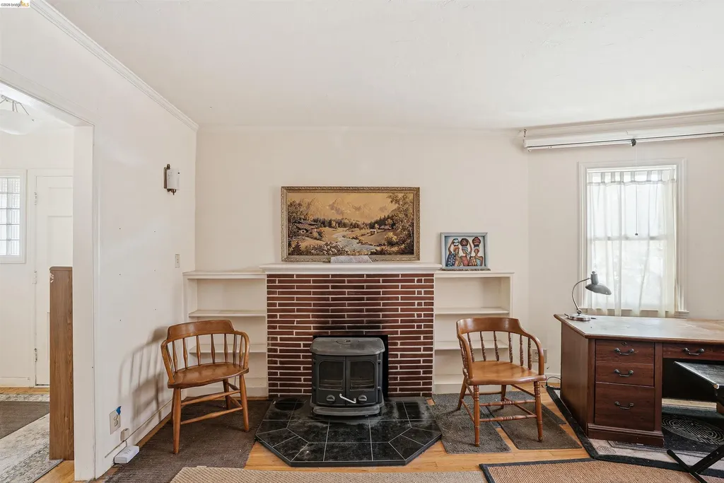 6350 Hillmont Drive Oakland CA 94605