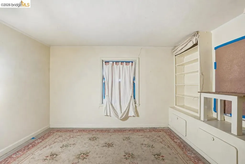 6350 Hillmont Drive Oakland CA 94605