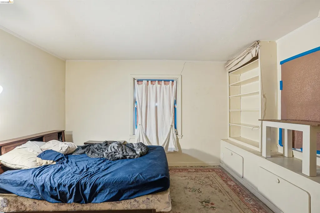 6350 Hillmont Drive Oakland CA 94605