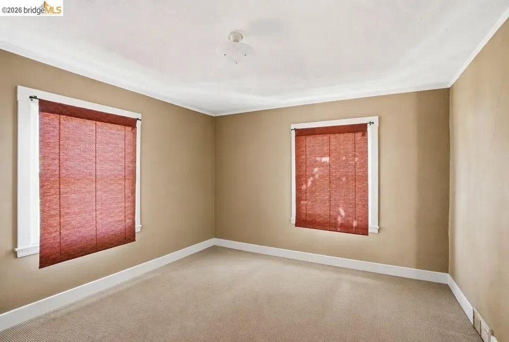 6350 Hillmont Drive Oakland CA 94605