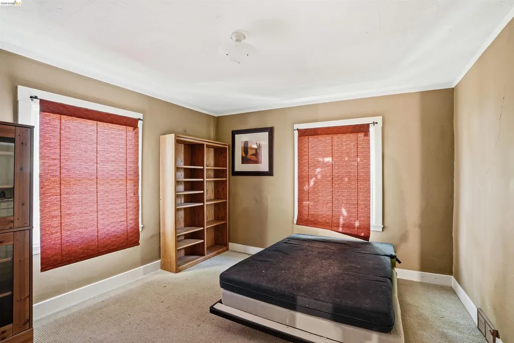 6350 Hillmont Drive Oakland CA 94605