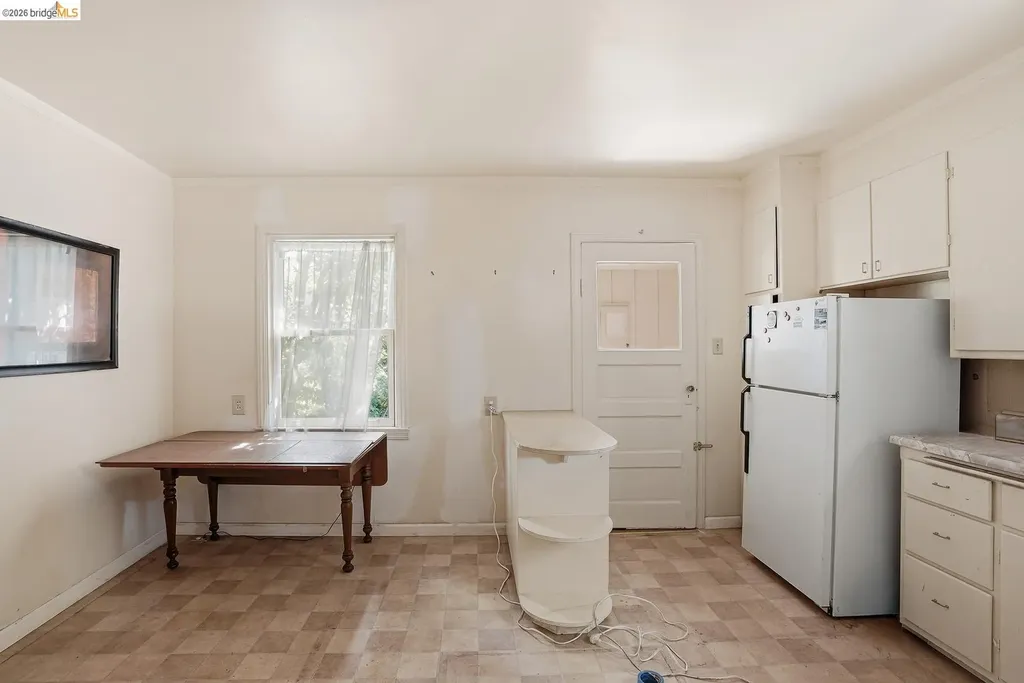 6350 Hillmont Drive Oakland CA 94605