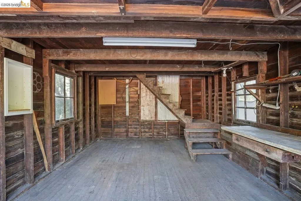 6350 Hillmont Drive Oakland CA 94605