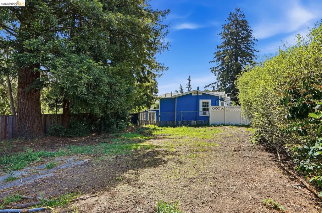 6350 Hillmont Drive Oakland CA 94605