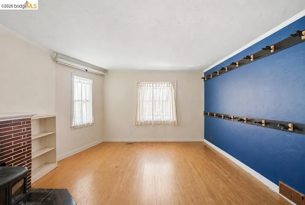 6350 Hillmont Drive Oakland CA 94605