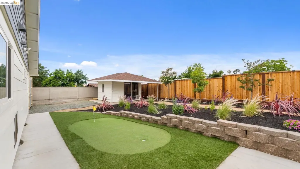 700 Brownstone Road Oakley CA 94561