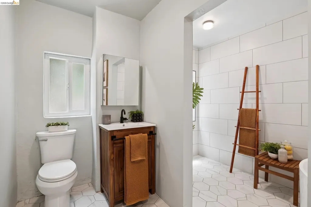 1053 Rispin Drive Berkeley CA 94705