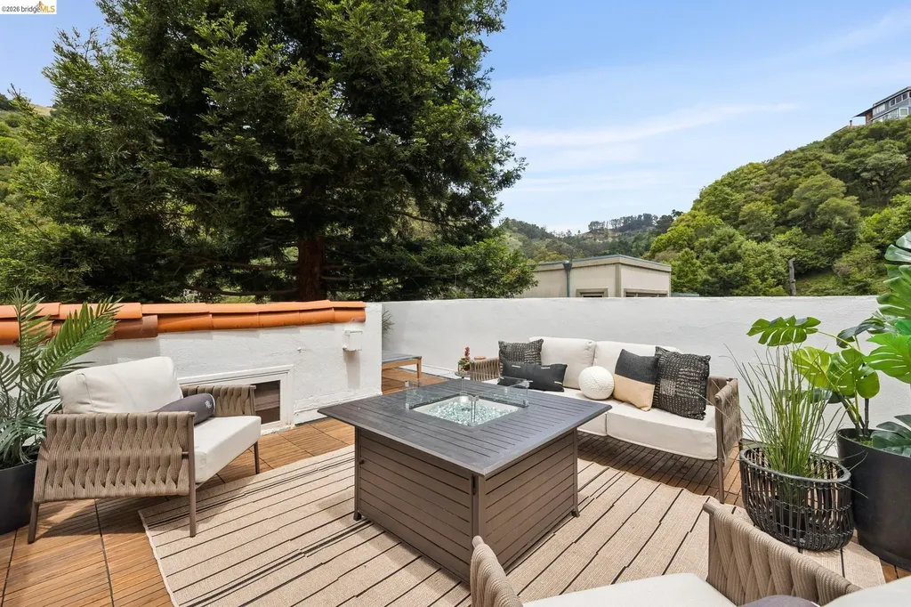 1053 Rispin Drive Berkeley CA 94705