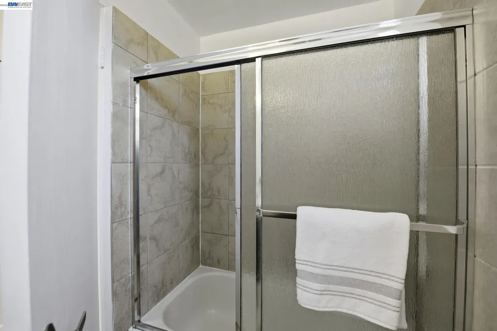 1118 Lovelock Way Hayward CA 94544