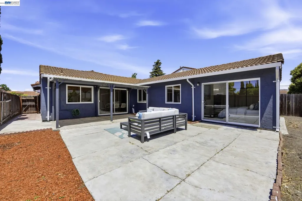 1118 Lovelock Way Hayward CA 94544