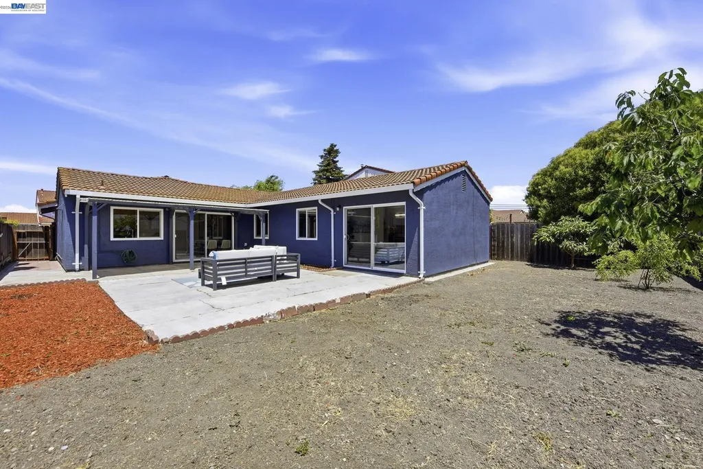1118 Lovelock Way Hayward CA 94544