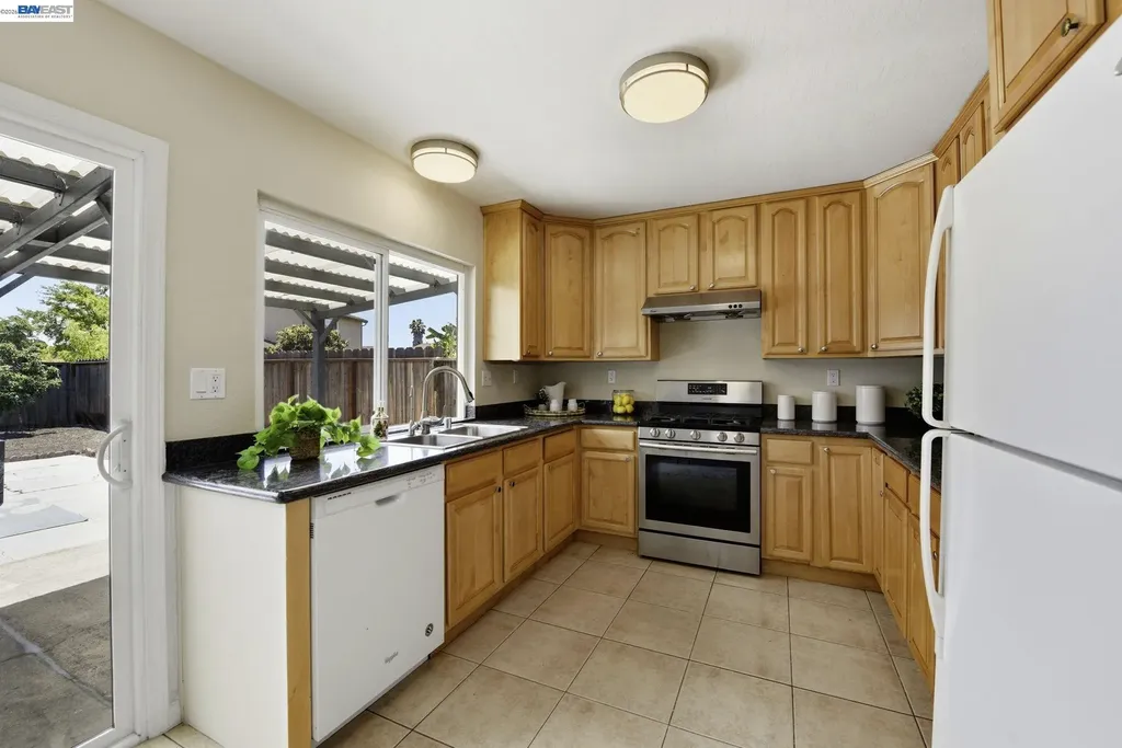 1118 Lovelock Way Hayward CA 94544